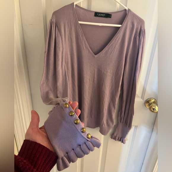 Lauren Ralph Lauren Lavender V-Neck Knit Top Gold Button Ruffle Cuffs Medium - Picture 3 of 8
